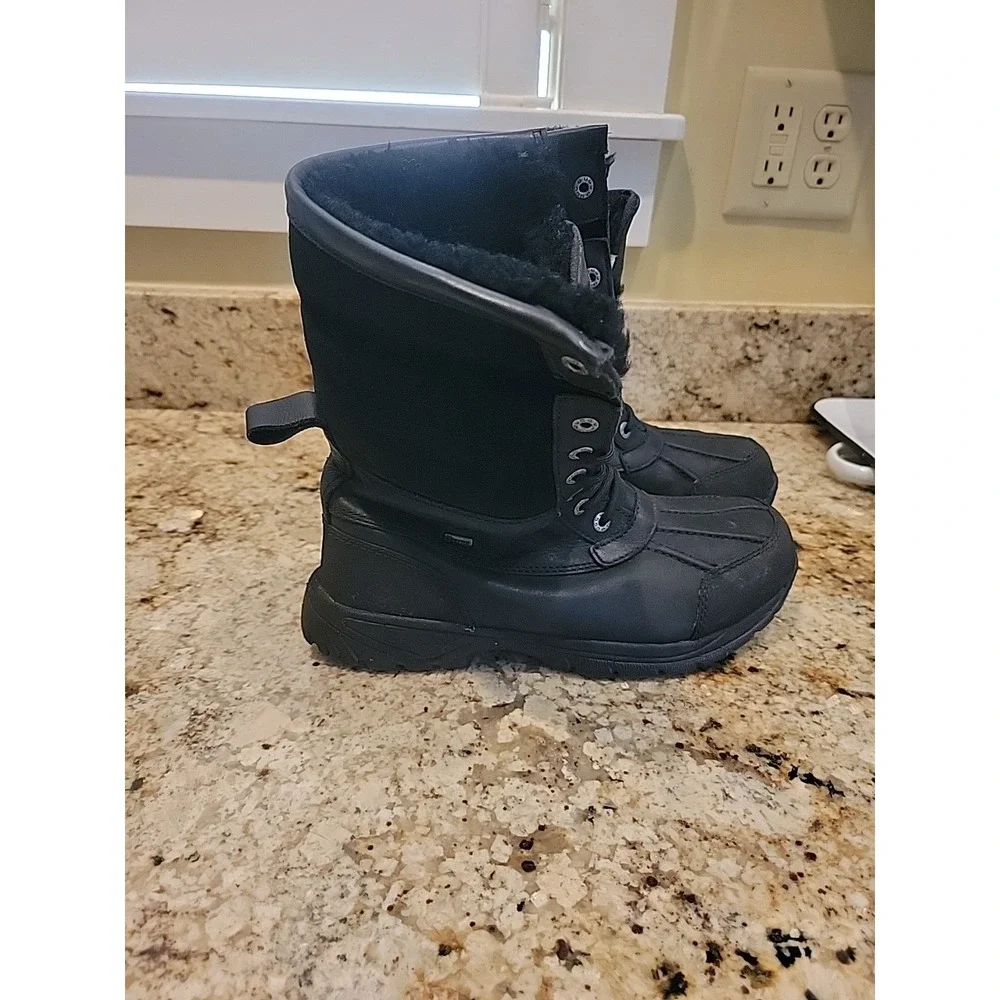 UGG Men's Black Waterproof Lined Leather Winter Snow Boots Lace Up Size 8